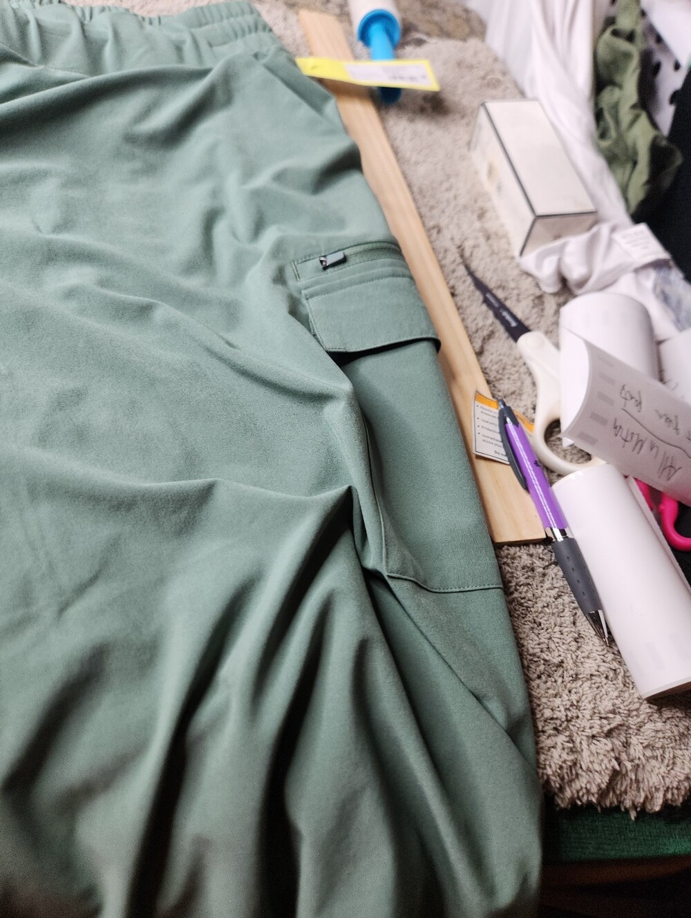 Women's Active Light Mid-Rise Cargo Joggers - All In Motion Moss Green 3X - Picture 9 of 15